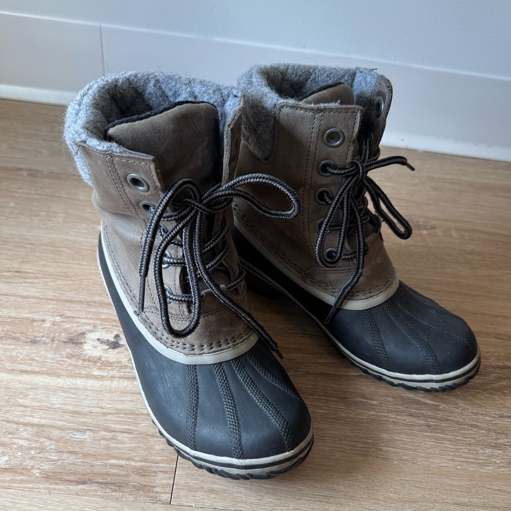 Sorel Women's Slimpack Lace II Waterproof Insulated Boot - Quarry, black